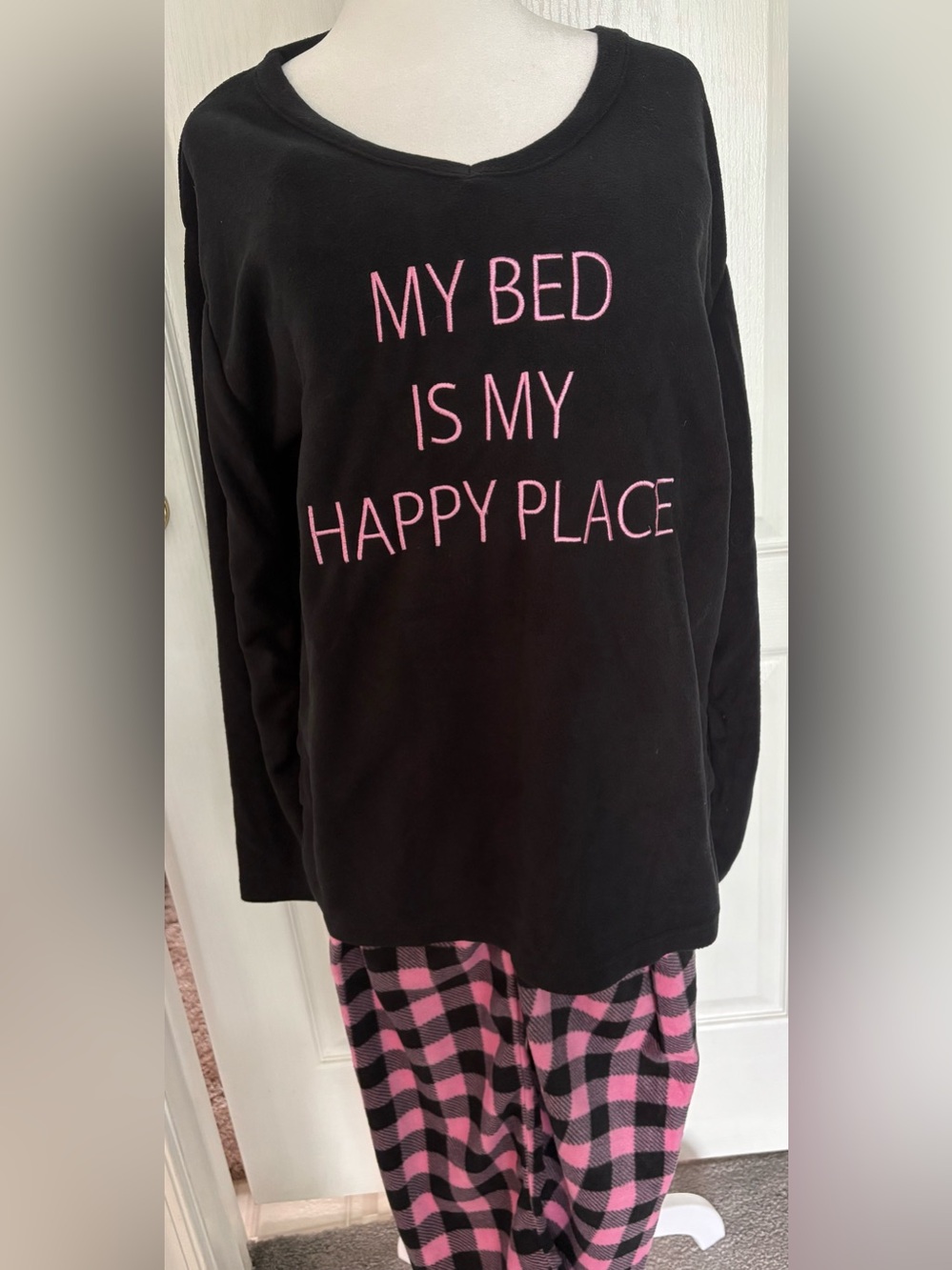 Black Pajamas Xl with Pink 'My Bed Is My Happy Place'